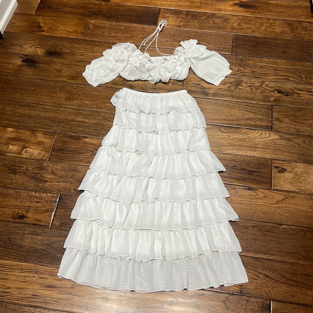 2 piece set Cute white frilly summer outfit
